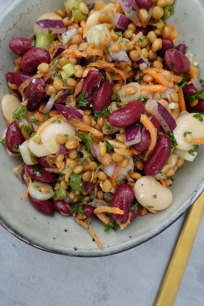 Salat med bønner og linser