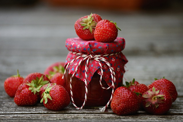Rørte jordbær uten sukker