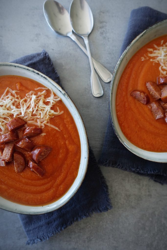 Tomatsuppe med linser og søtpotet