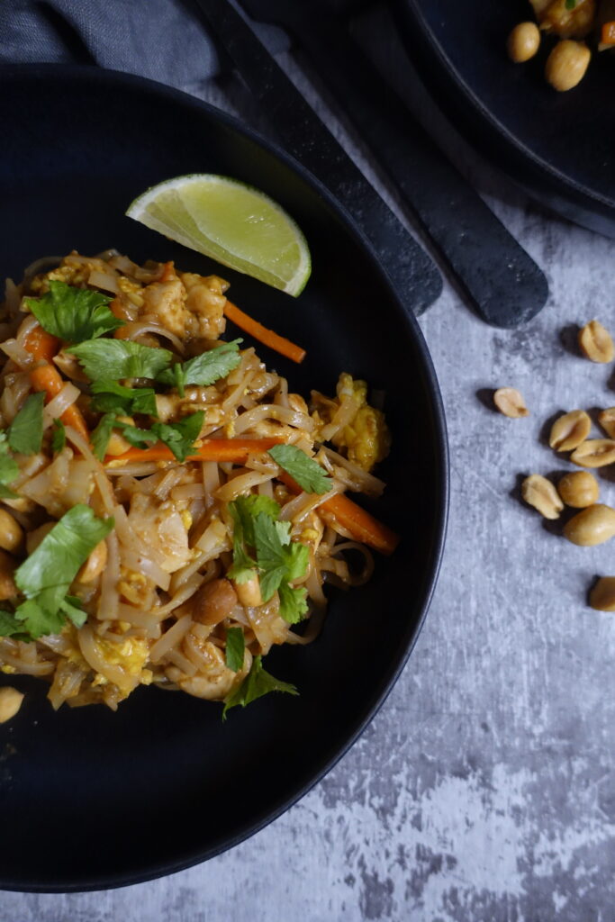 Pad thai med kylling, risnudler og magisk god saus